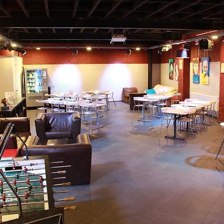 Brussels Hello Hostel Koekelberg Экстерьер фото