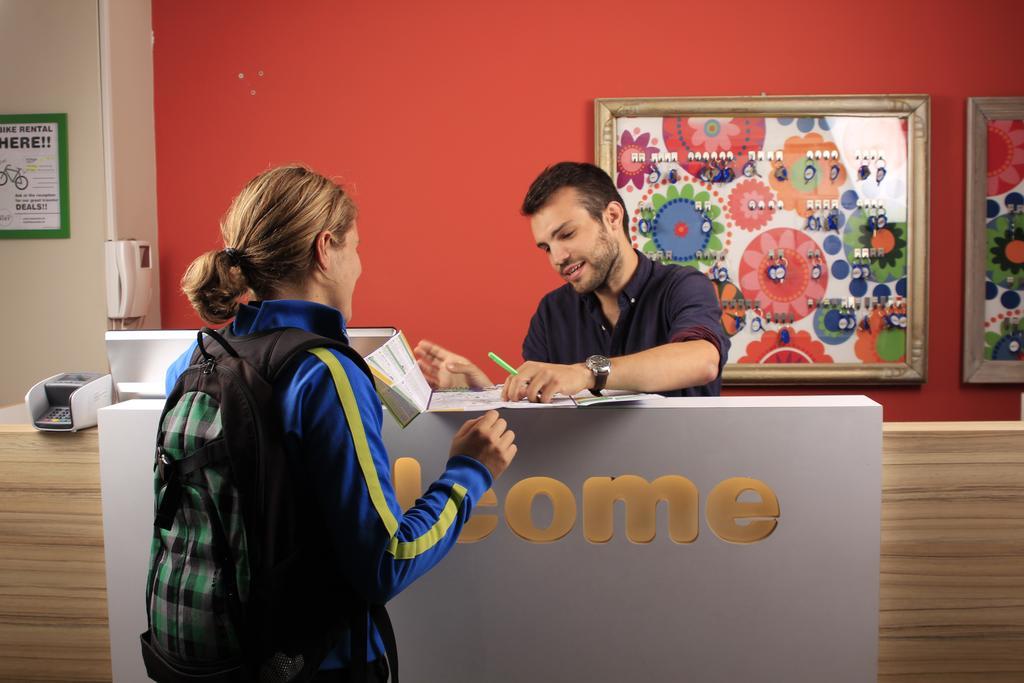 Brussels Hello Hostel Koekelberg Экстерьер фото