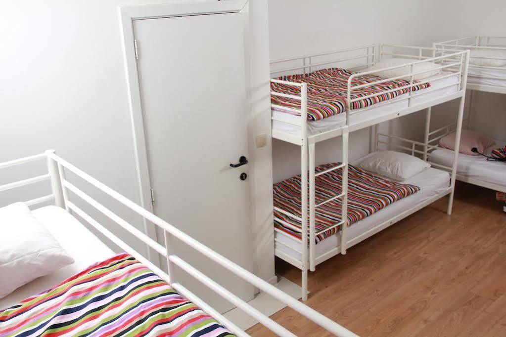 Brussels Hello Hostel Koekelberg Экстерьер фото